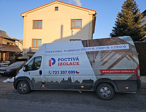 Zateplení stropu rodinného domu pomocí foukané izolace